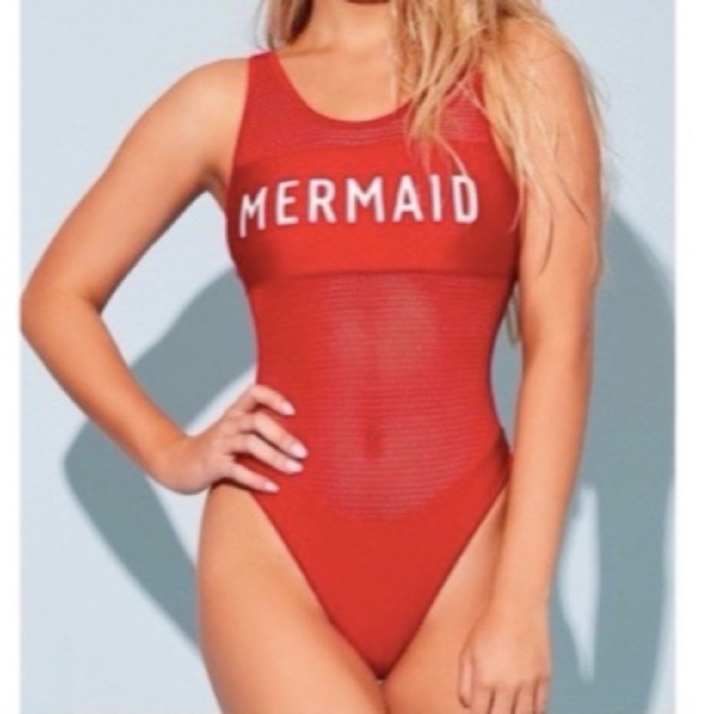 Active Mermaid Mesh-Panel One-Piece Swimsuit M Red